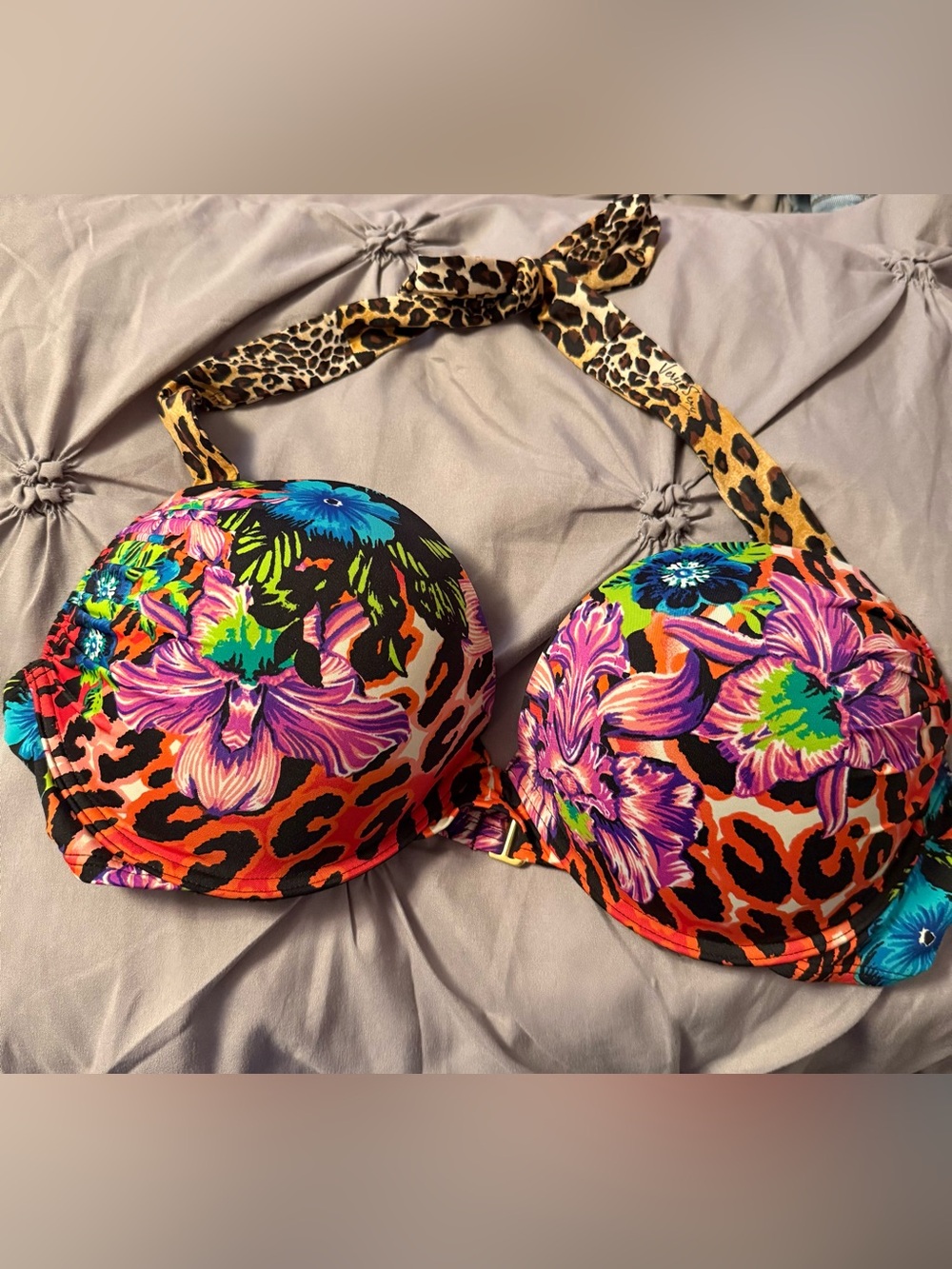 38 C Victoria’s Secret bombshell plunge swimsuit top